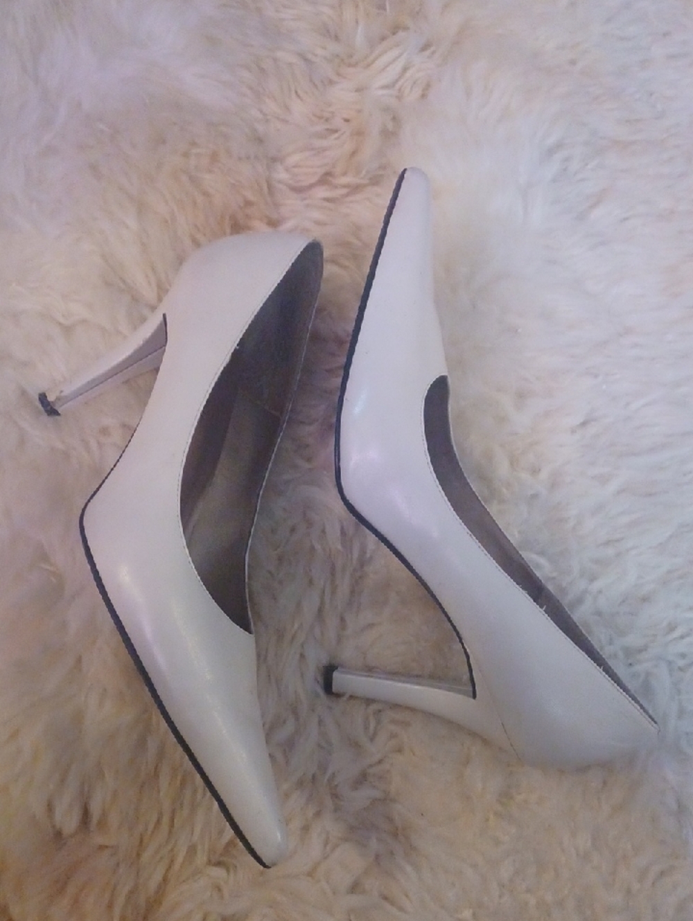 BELLINI Bone White  Pointed-Toe  Pumps 10
